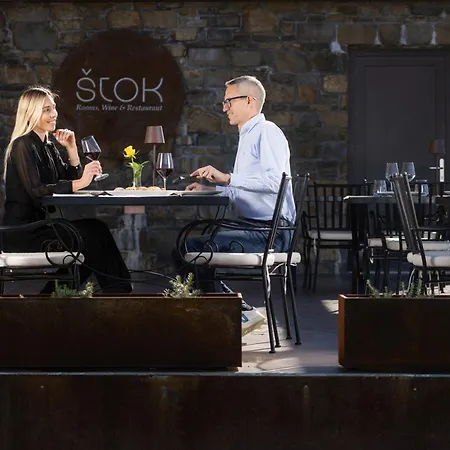 Stok - Rooms, Wine & Restaurant - Marezige, Koper فندق مبيت وإفطار ماريزيج