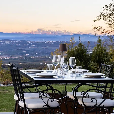 Stok - Rooms, Wine & Restaurant - Marezige, Bed & Breakfast *