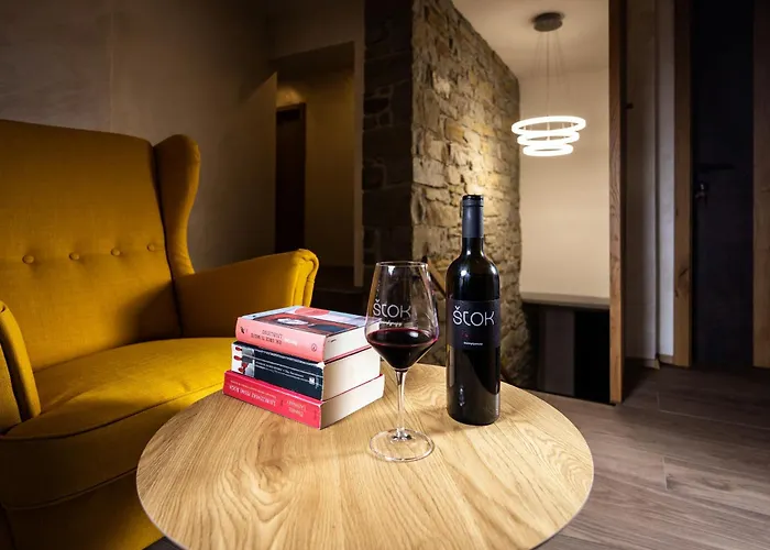 štok - Rooms, Wine&restaurant - Marezige, Koper Bed & Breakfast 4*